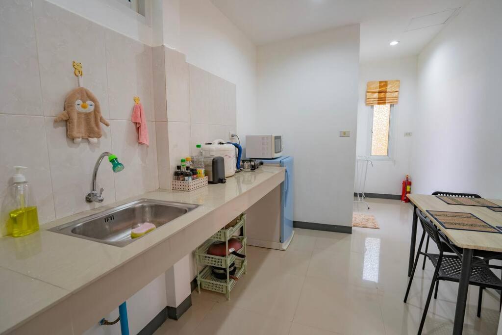 Little Yellow House- Aonang Ao Nang 外观 照片