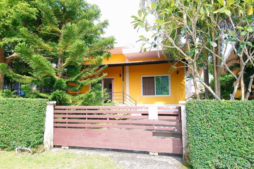 Little Yellow House- Aonang Ao Nang 外观 照片